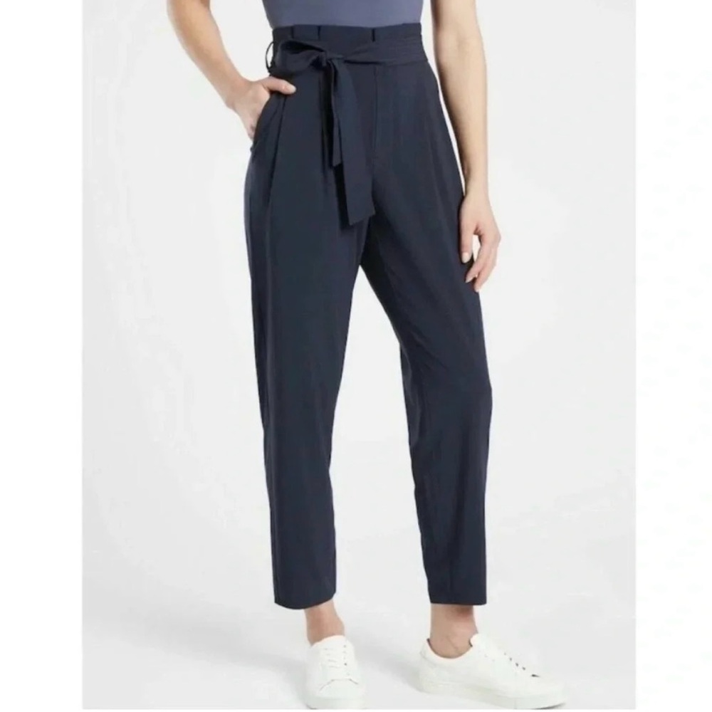 Athleta Skyline Featherweight Belted Paper Bag Tapered Pant Navy Blue Size 4
